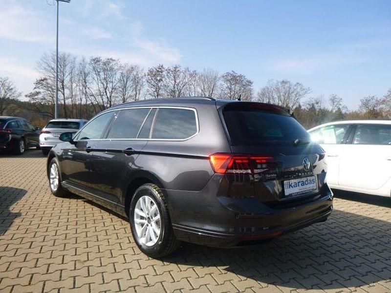 Gebraucht VW Passat 150 PS (110 kW) 2022 Grau Kombi