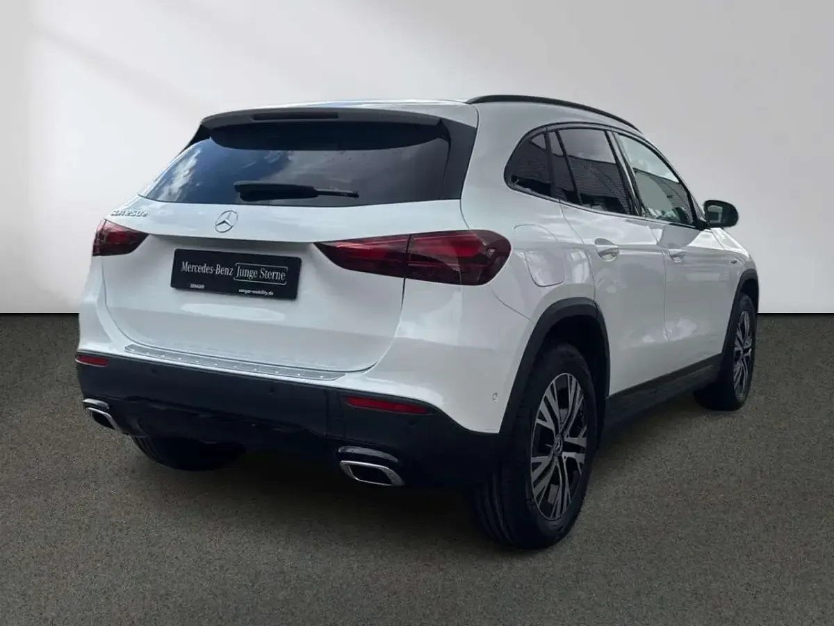 Gebraucht Mercedes GLA250 Advanced 218 PS (160 kW) 2025 Unilack polarweiß SUV