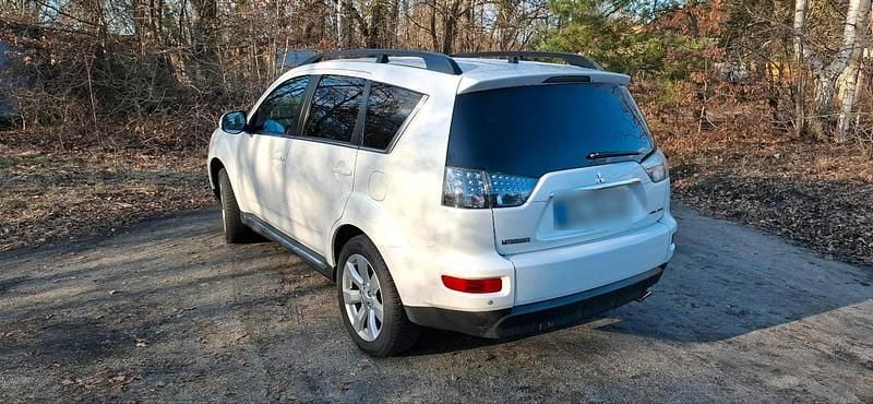 Gebraucht Mitsubishi Outlander 147 PS (108 kW) 2011 Weiß SUV