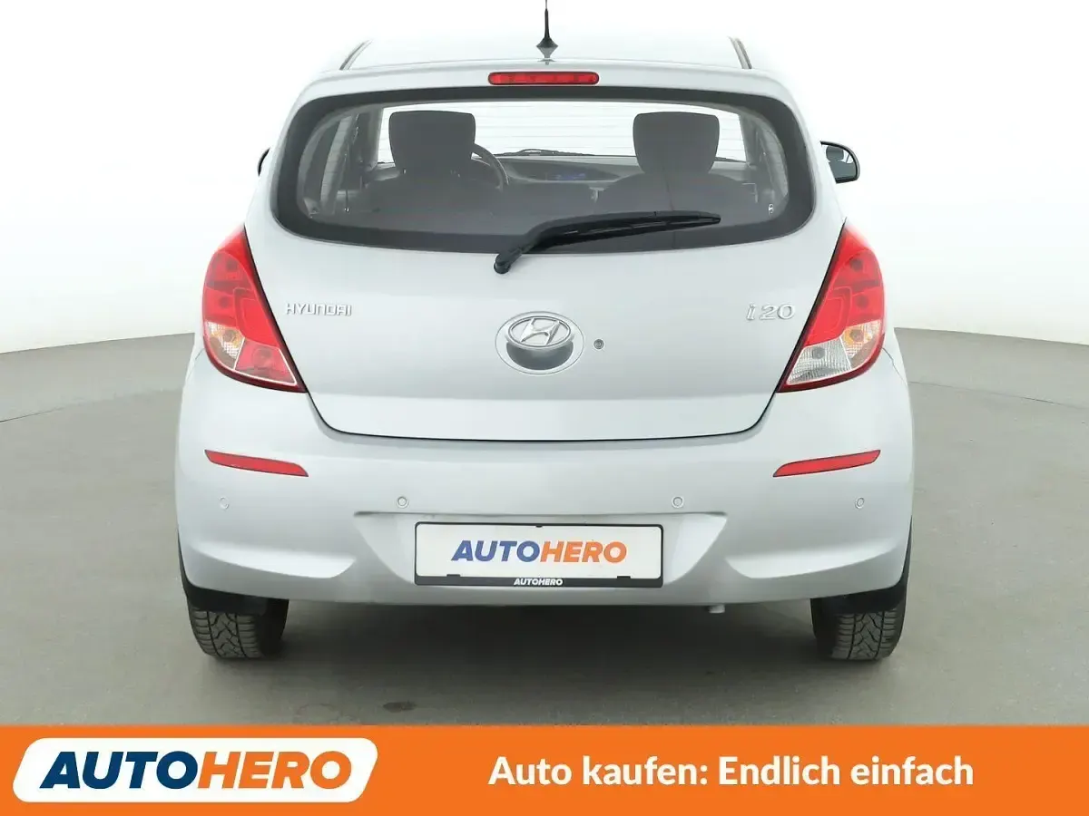 Gebraucht Hyundai i20 Classic 86 PS (63 kW) 2015 Gray Kleinwagen