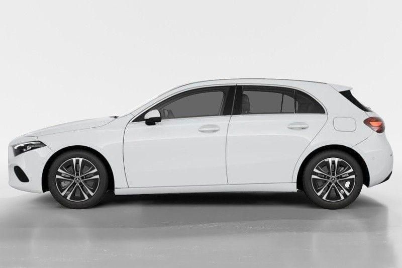 Gebraucht Mercedes A250 Progressive 163 PS (119 kW) 2024 Weiß Limousine