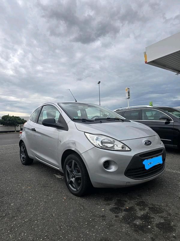 Silber Gebraucht 2013 Ford Ka Kleinwagen | 1.600 € - Bild 1/4