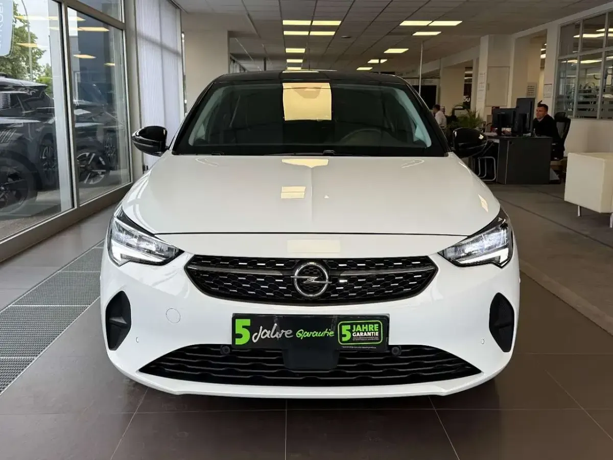 Gebraucht Opel Corsa Elegance 75 PS (55 kW) 2023 Jade weiss/arktis weiss Kleinwagen