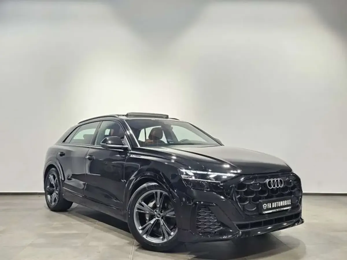 Gebraucht Audi Q8 S-Line 286 PS (210 kW) 2024 Mythosschwarz metall (metallic) SUV