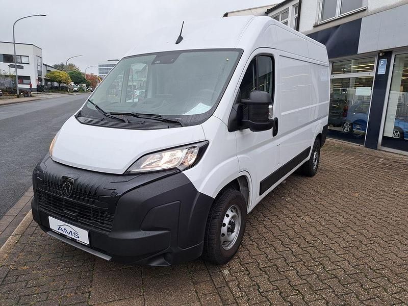 Gebraucht Peugeot Boxer 140 PS (102 kW) 2025 Weiß Van