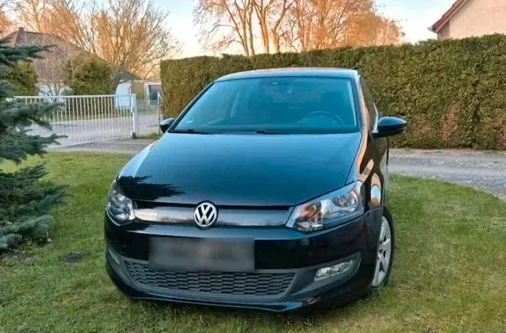 Gebraucht VW Polo 75 PS (55 kW) 2013 Schwarz Kleinwagen