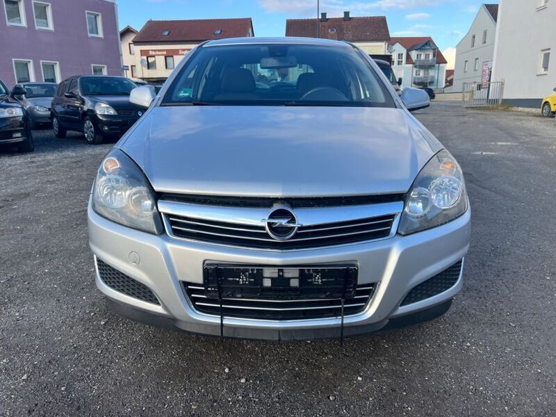 Silber Gebraucht 2010 Opel Astra Edition Kombi | 2.200 € - Bild 1/4