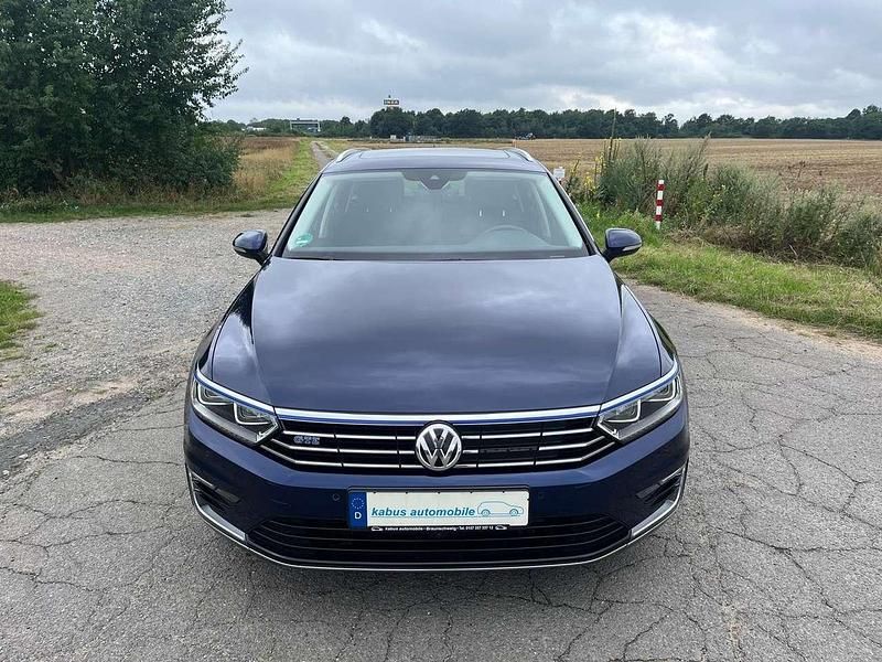 Gebraucht VW Passat GTE 156 PS (114 kW) 2018 Atlantic blue metallic Kombi
