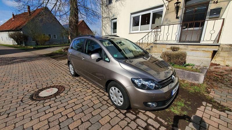 Gebraucht VW Golf Plus Cross Highline 122 PS (89 kW) 2011 Braun Van / Kleinbus