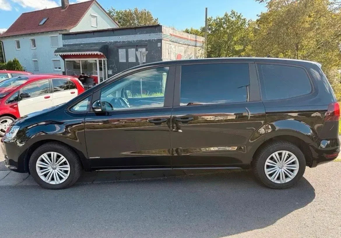 Gebraucht VW Sharan 100 PS (73 kW) 2018 Schwarz Van / Kleinbus