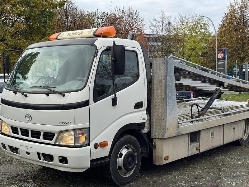 Weiß Gebraucht 2005 Toyota Dyna Abholung | 14.990 € - Bild 1/4