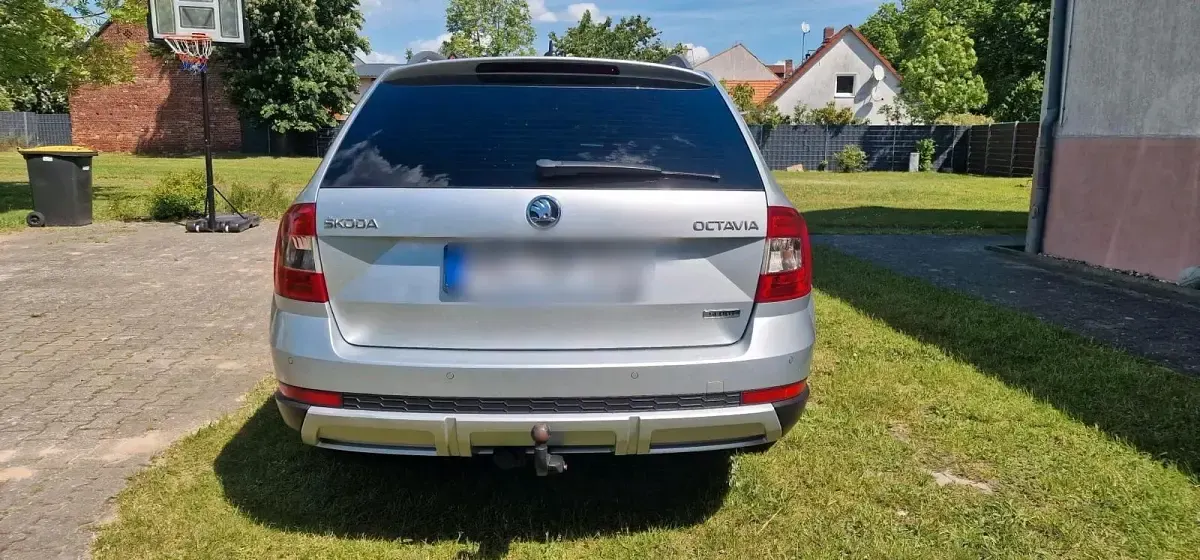 Gebraucht Skoda Octavia Scout 184 PS (135 kW) 2016 Silber Kombi
