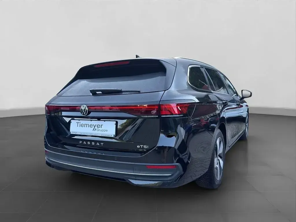 Gebraucht VW Passat Business 150 PS (110 kW) 2025 Schwarz Kombi