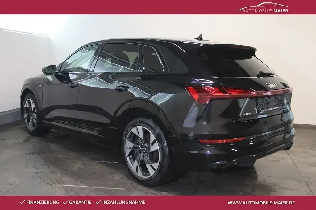 Gebraucht Audi e-tron S-Line 300 kW (408 PS) 2023 Mythosschwarz metallic SUV
