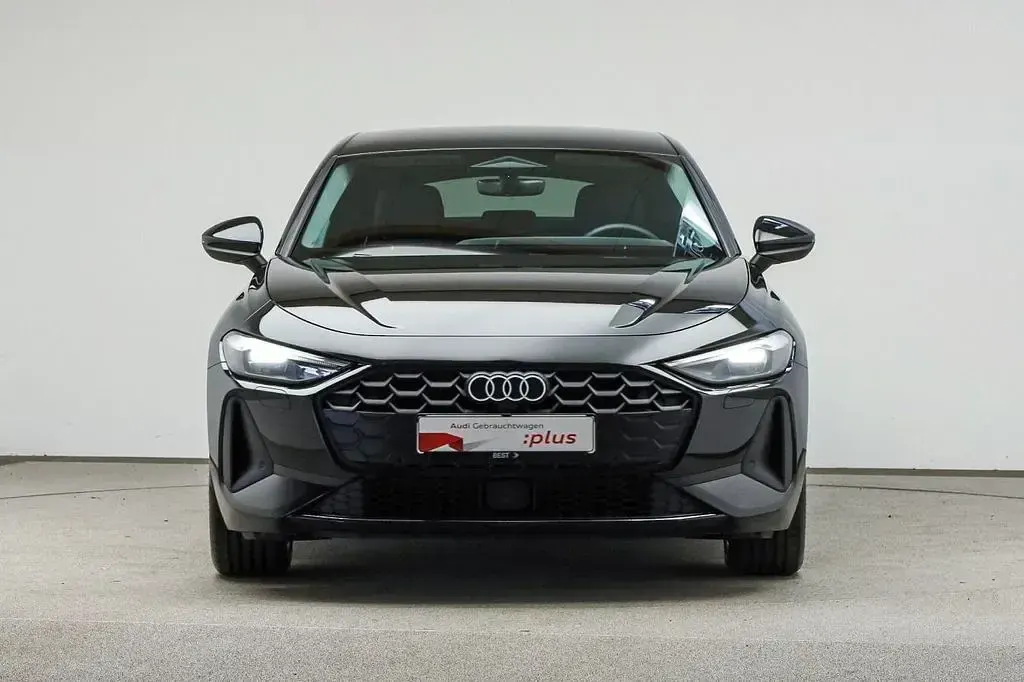 Gebraucht Audi A5 Basis 204 PS (150 kW) 2025 Mythosschwarz metallic Limousine