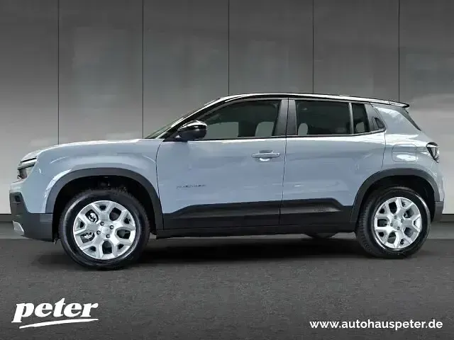 Neu Jeep Avenger Altitude 110 PS (80 kW) 2025 Grau SUV