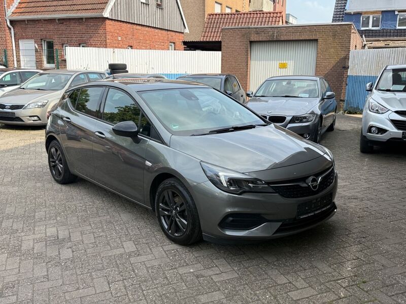 Grau Gebraucht 2020 Opel Astra Limousine | 10.999 € (Fairer Preis) - Bild 1/4