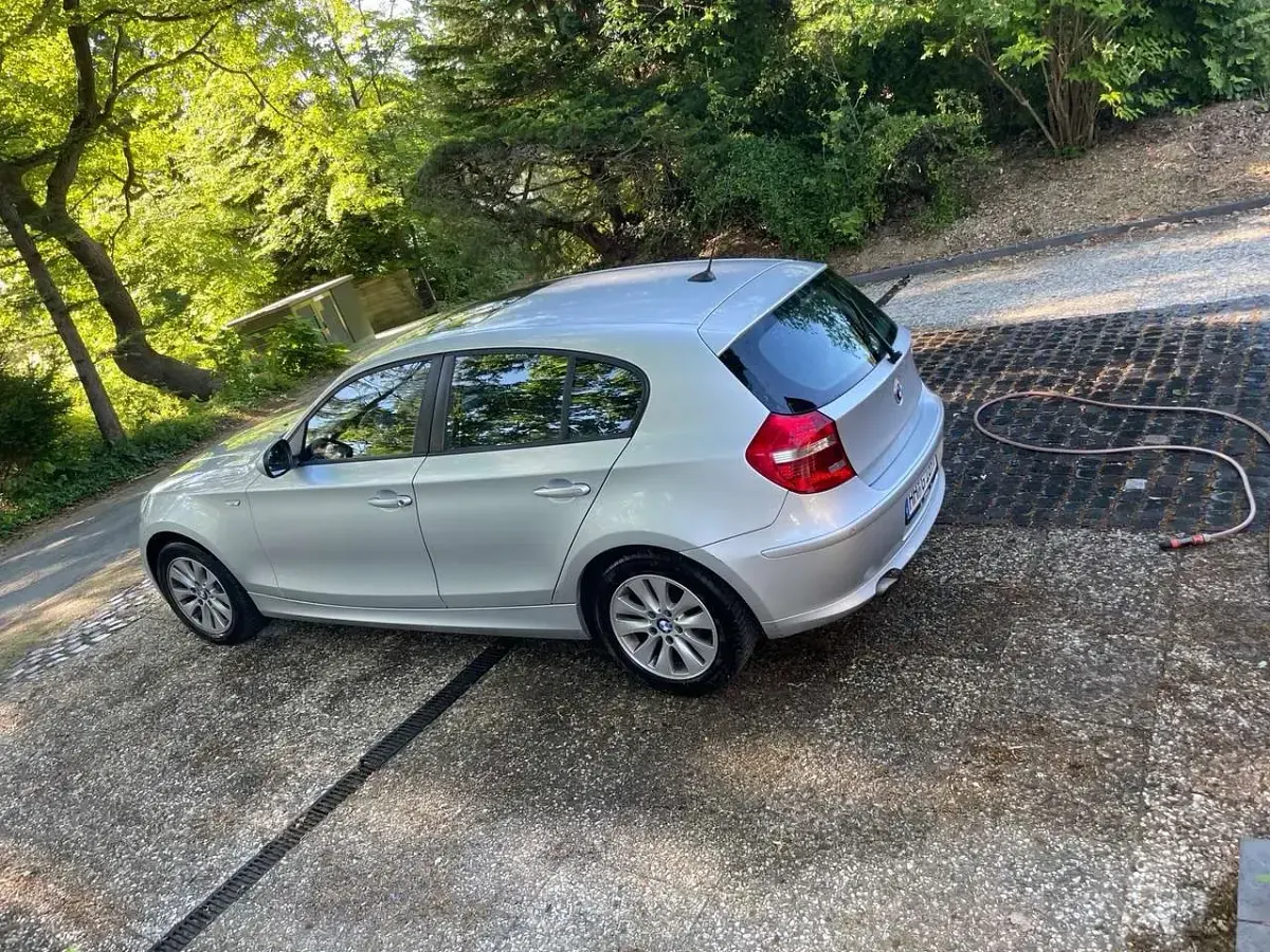 Gebraucht BMW 116 116 PS (85 kW) 2011 Silber Kleinwagen