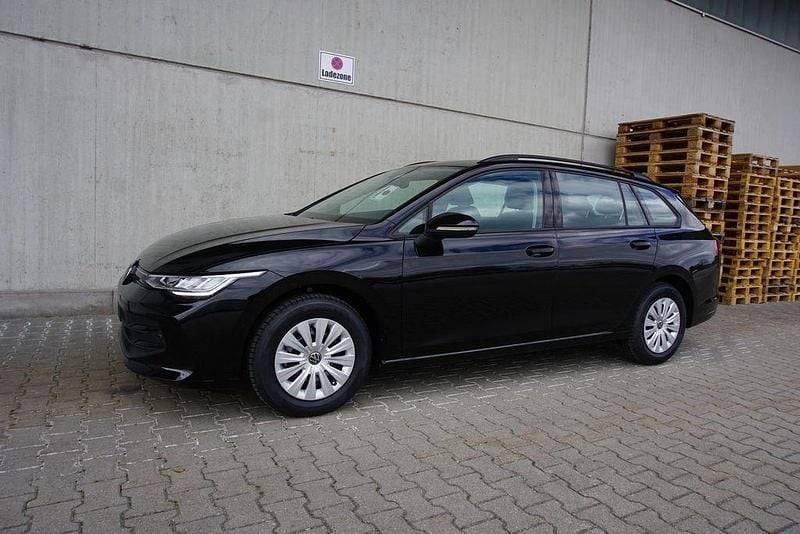 Nowe VW Golf VIII 116 KM (85 kW) 2025 Czarny Kombi