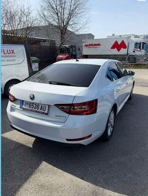Gebraucht Skoda Superb Style 120 PS (88 kW) 2017 Weiß Limousine