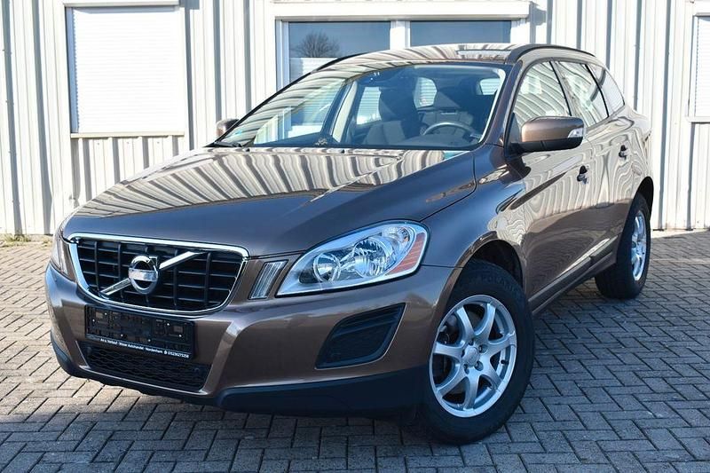 Gebraucht Volvo XC60 Kinetic 163 PS (119 kW) 2011 Braun SUV