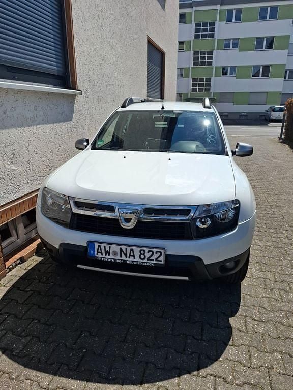 Weiß Gebraucht 2013 Dacia Duster Essentiel SUV | 7.400 € - Bild 1/1