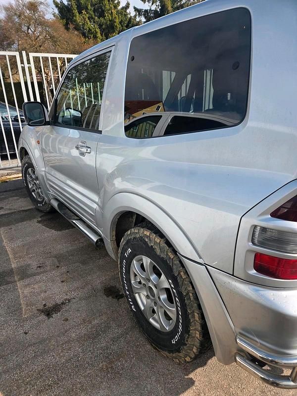 Gebraucht Mitsubishi Pajero 165 PS (121 kW) 2000 Silber SUV