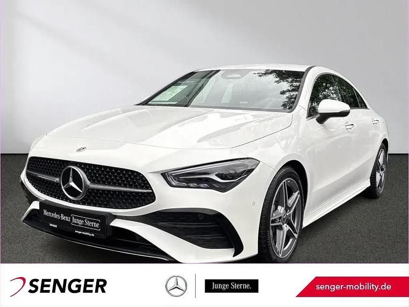 Weiß Gebraucht 2025 Mercedes CLA220 AMG line Limousine | 41.990 € (Teuer) - Bild 1/1