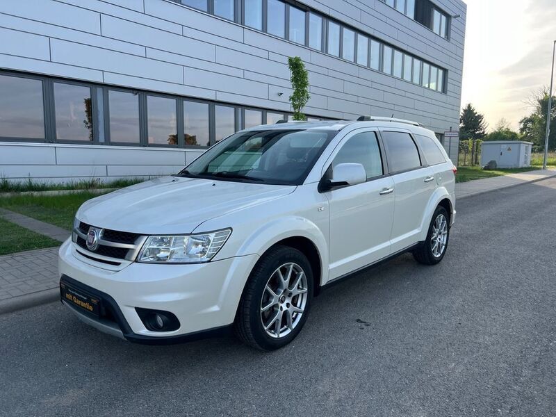 Weiß Gebraucht 2012 Fiat Freemont Lounge SUV | 9.800 € (Fairer Preis) - Bild 1/4