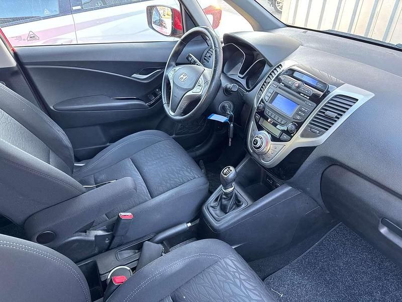 Gebraucht Hyundai ix20 125 PS (91 kW) 2013 Rot Kleinwagen