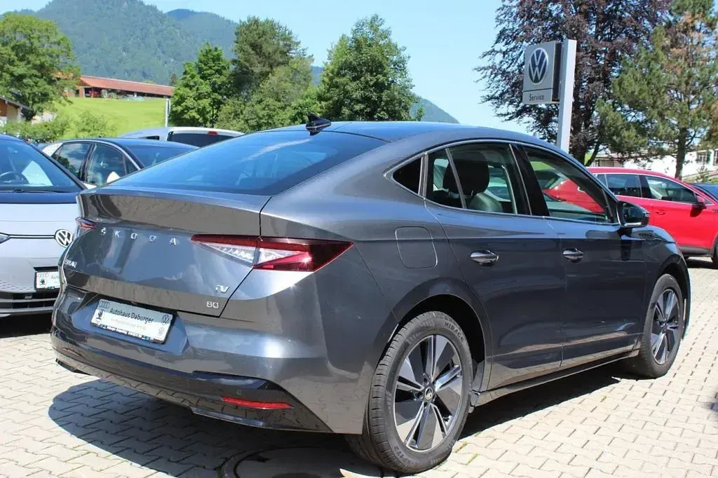 Gebraucht Skoda Enyaq iV Loft 150 kW (204 PS) 2024 Grau SUV