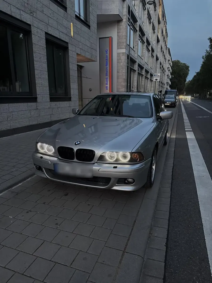 Gebraucht BMW 530 Lifestyle 193 PS (141 kW) 2001 Grau Limousine