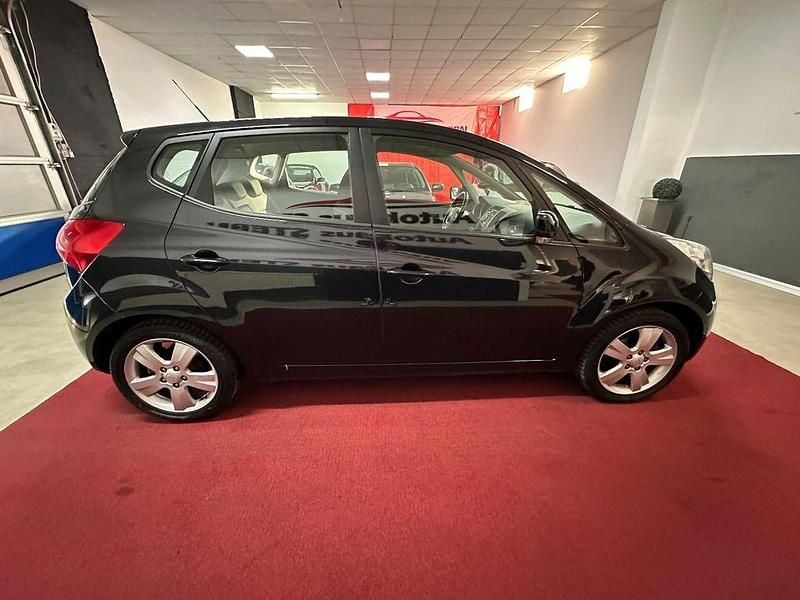 Gebraucht Kia Venga 125 PS (91 kW) 2012 Schwarz Kleinwagen