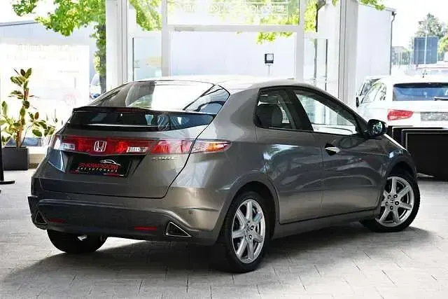 Gebraucht Honda Civic 140 PS (102 kW) 2007 Grau Limousine