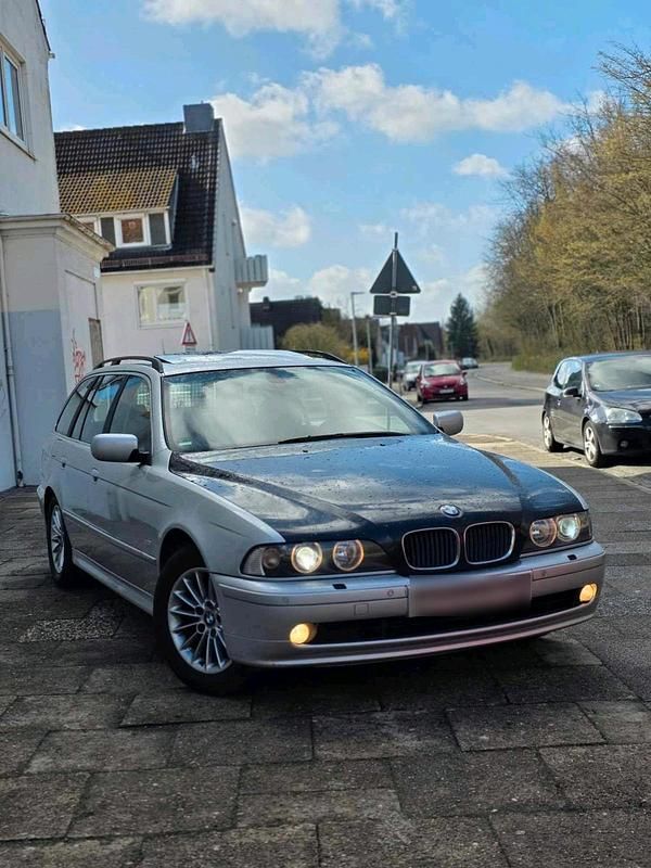 Gebraucht BMW 525 163 PS (119 kW) 2001 Grau Kombi