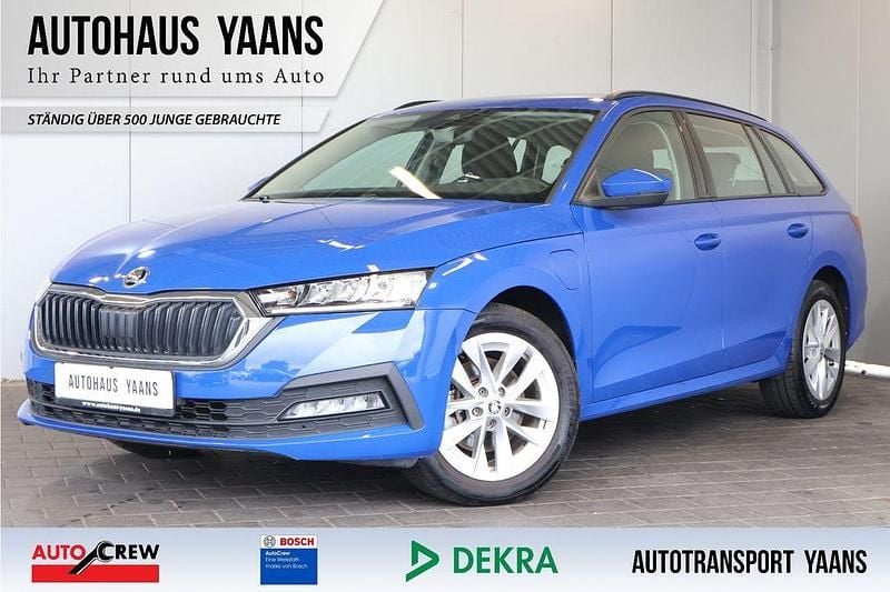 Blau Gebraucht 2022 Skoda Octavia Ambition Limousine | 18.989 € (Superpreis) - Bild 1/4