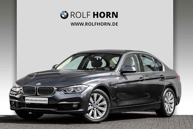 Grau Gebraucht 2018 BMW 320 Luxury Line Limousine | 21.320 € (Fairer Preis) - Bild 1/4
