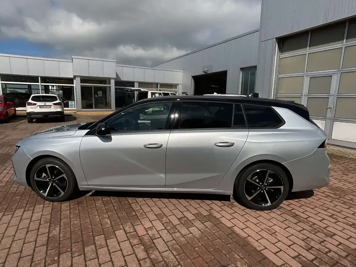 Neu Opel Astra 131 PS (96 kW) 2025 Kristall silber Kleinwagen