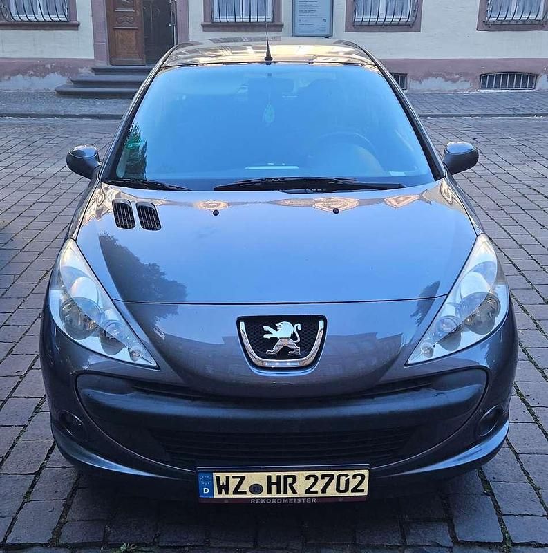 Silber Gebraucht 2010 Peugeot 206+ Kleinwagen | 1.400 € (Fairer Preis) - Bild 1/4