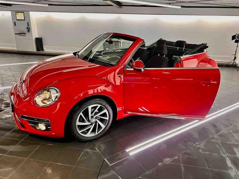 Gebraucht VW Beetle Cabriolet Sound 105 PS (77 kW) 2018 Rot Cabrio