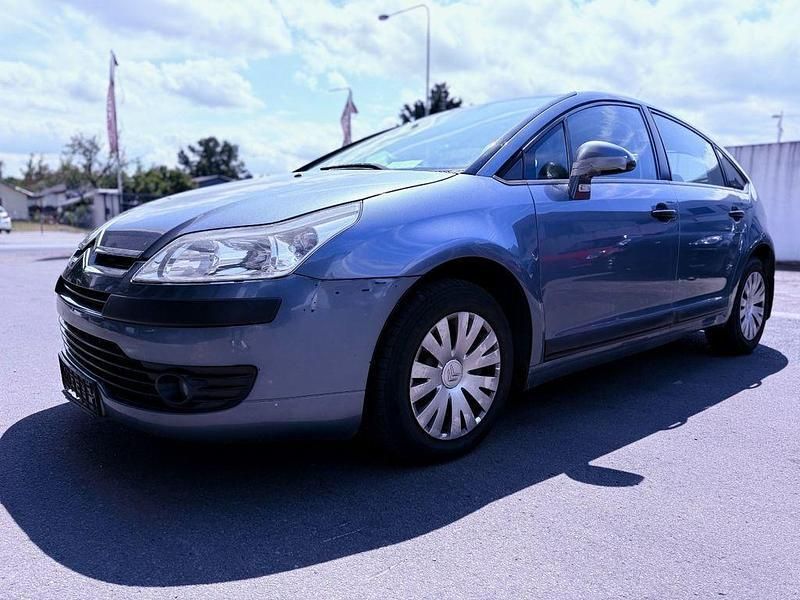 Grau Gebraucht 2005 Citroën C4 Style Limousine | 599 € (Guter Preis) - Bild 1/4