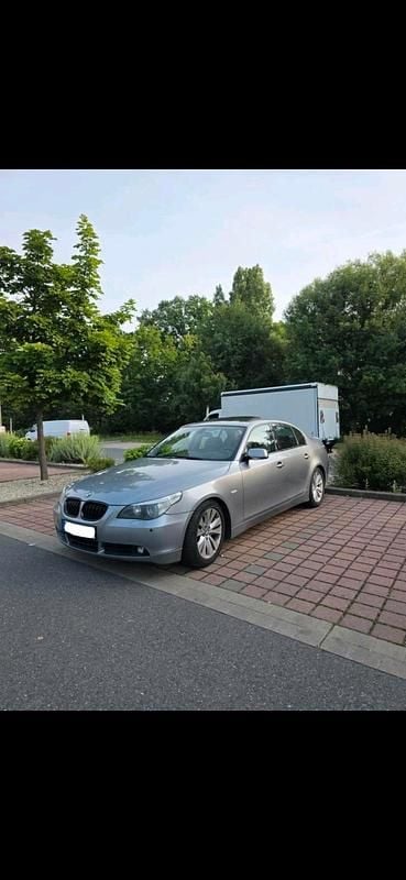 Gebraucht BMW 530 231 PS (169 kW) 2004 Grau Limousine