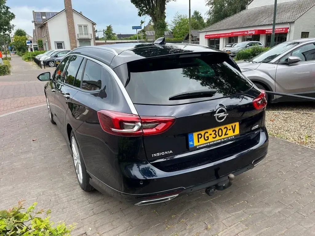 Gebraucht Opel Insignia Exklusiv 170 PS (125 kW) 2017 Blau Kombi