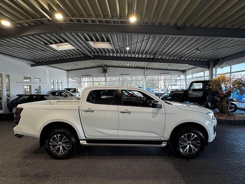 Gebraucht Isuzu D-Max 163 PS (119 kW) 2025 Weiß Pickup