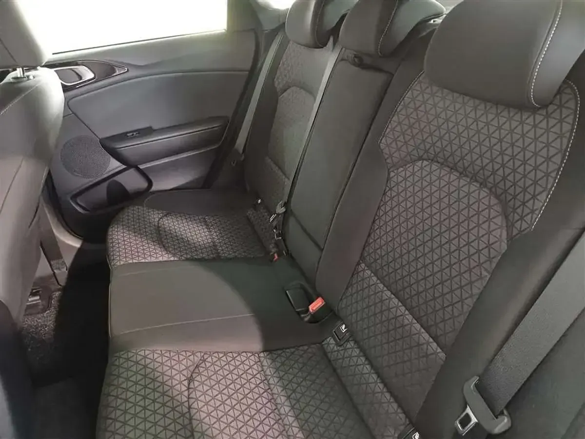 Gebraucht Kia Ceed Vision 99 PS (72 kW) 2019 Blue flame metallic Kleinwagen