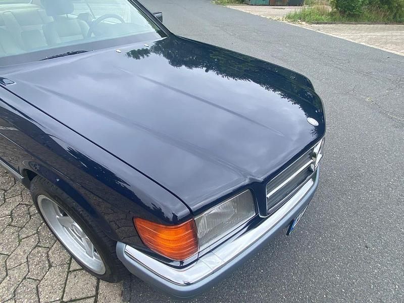 Gebraucht Mercedes 500 241 PS (177 kW) 1985 Blau Coupé