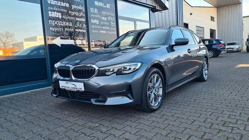 Gebraucht BMW 330e Sport Line 252 PS (185 kW) 2021 Grau Limousine