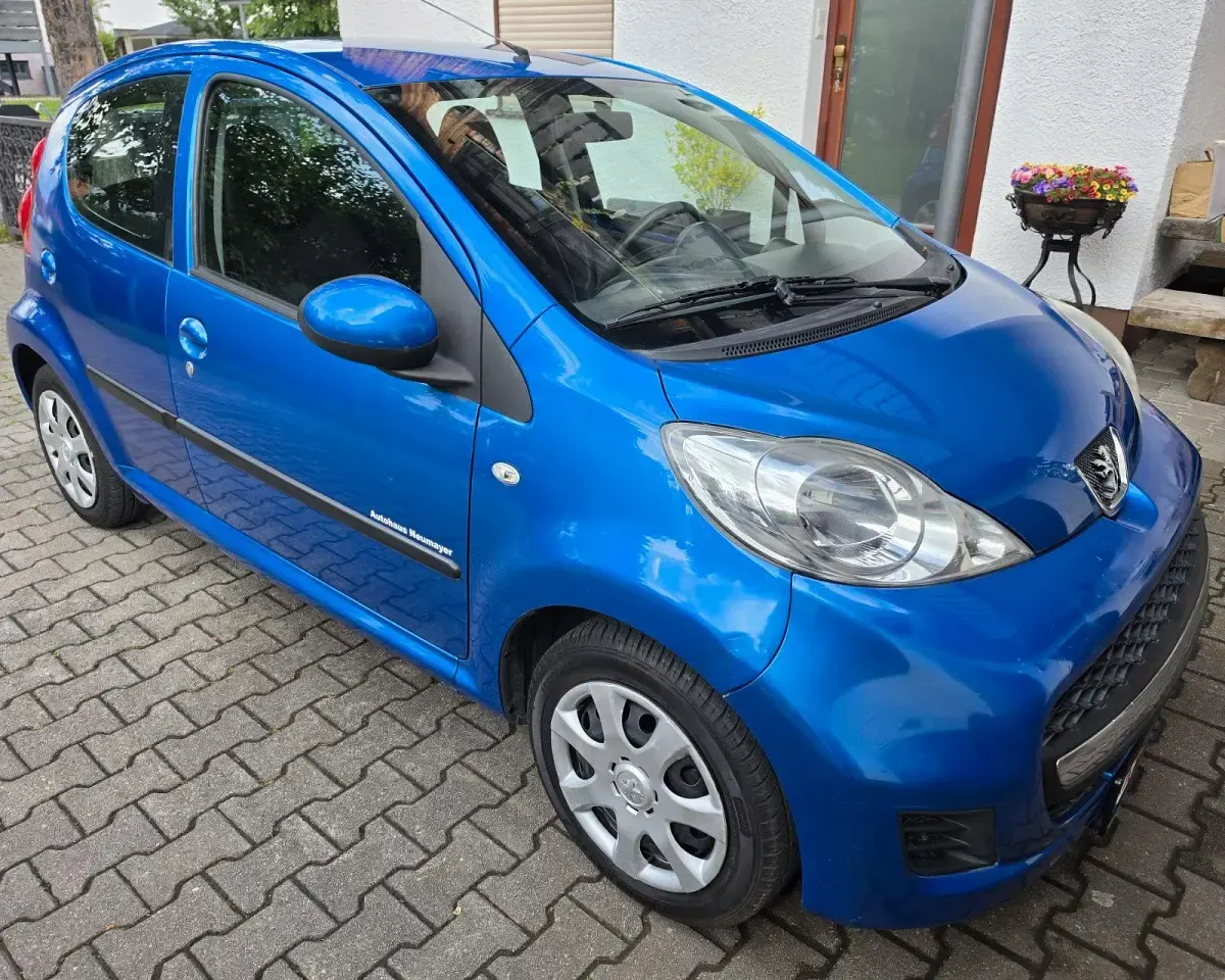 Gebraucht Toyota Aygo 68 PS (50 kW) 2010 Blau Kleinwagen