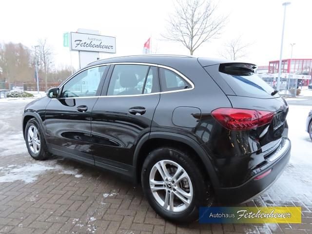 Gebraucht Mercedes GLA180 150 PS (110 kW) 2024 Schwarz SUV