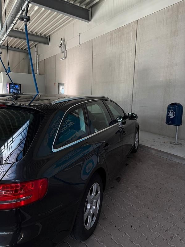 Gebraucht Audi A4 140 PS (102 kW) 2010 Grau Kombi